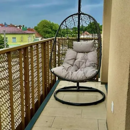 Modern Wn With Balcony דירה וינר ניודורף