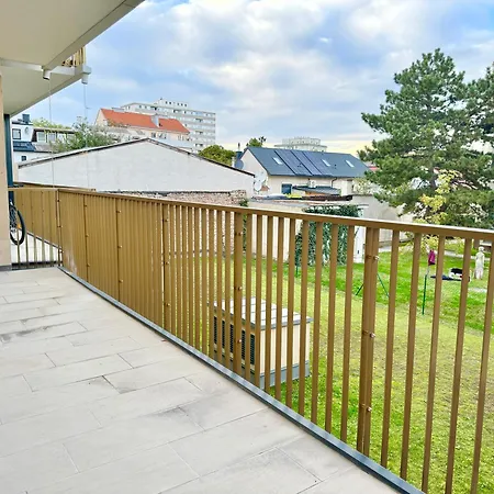 Modern Wn With Balcony וינר ניודורף