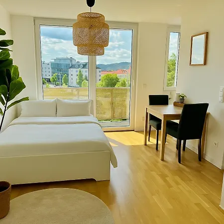 דירה Modern Wn With Balcony