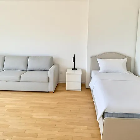 דירה Modern Wn With Balcony *