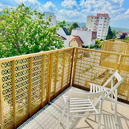 דירה Modern Wn With Balcony *